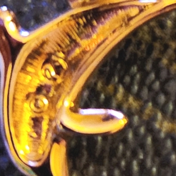 SWAROVSKI Double Dolphins Glitzy Tac Pin Sealife Flipper Rhinestones Gold Brooch - Picture 13 of 13